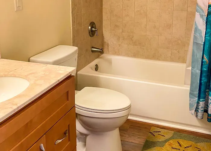 Golden Sands Apartment *