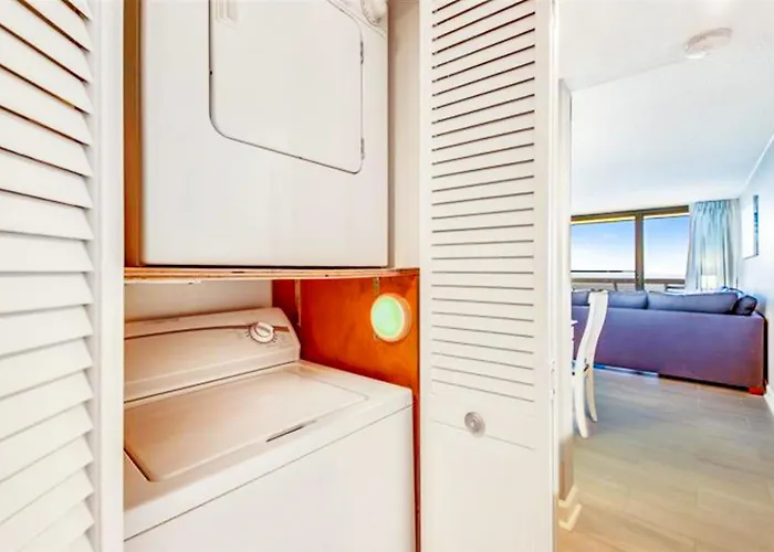 Golden Sands Apartment *