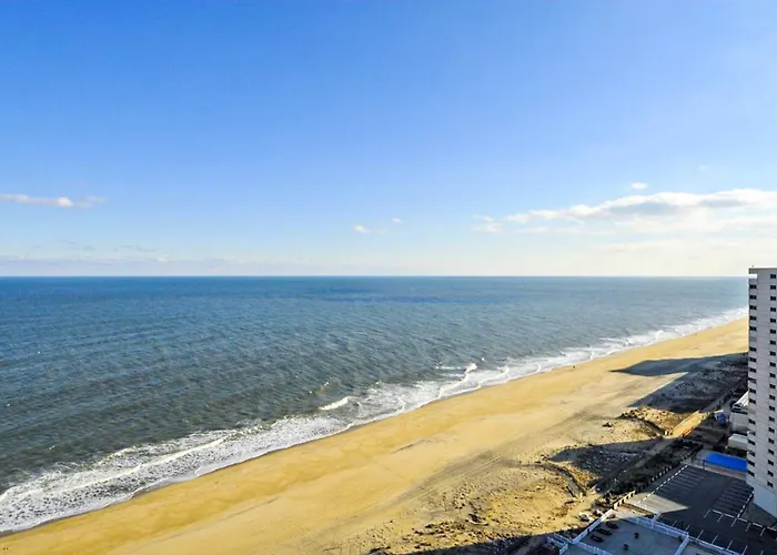 Golden Sands Apartment *