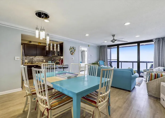 Golden Sands Apartment *